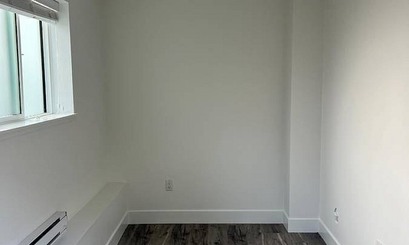 Vancouver, New 2 Bed...