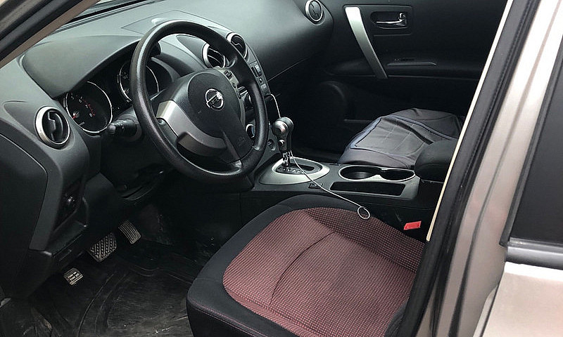 2010 Nissan Rogue...
