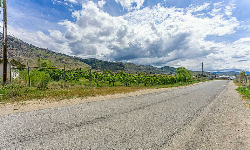 7479 45 St, Osoyoos,...
