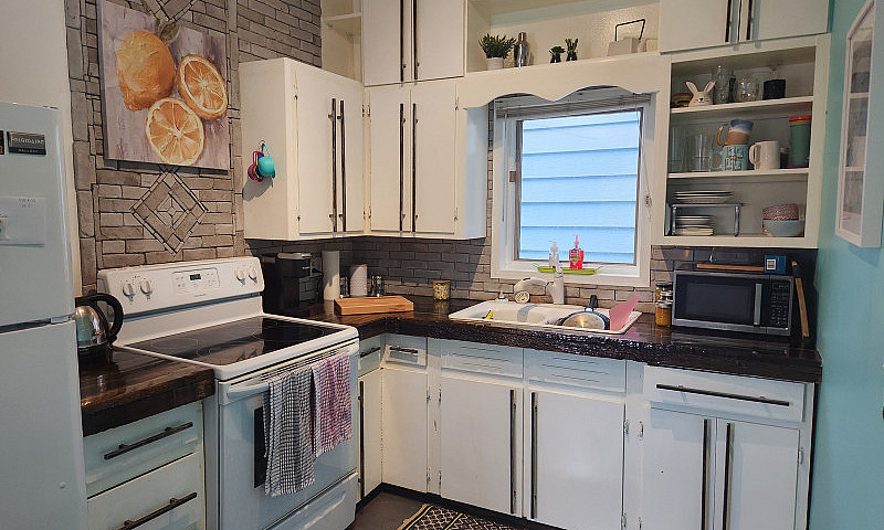 Large 3 Bedroom Down...