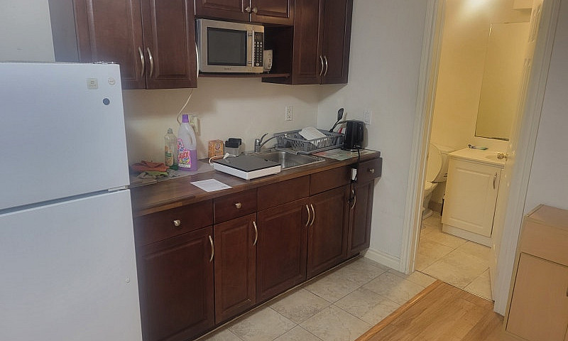 Private 1 Bedroom Ba...