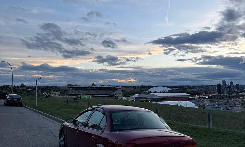 2000 Saturn Sedan - ...