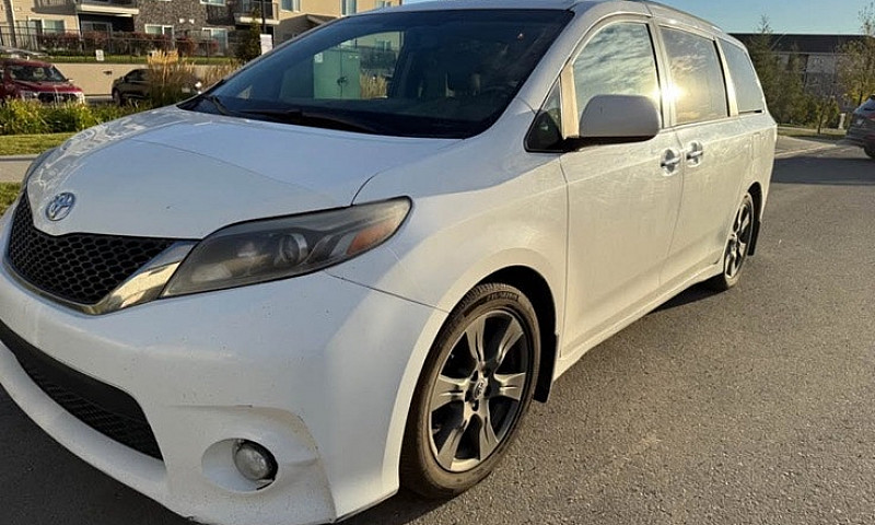 2017 Sienna Se Fwd 8...