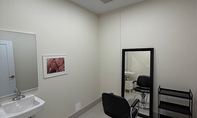 Salon/Beauty Private...