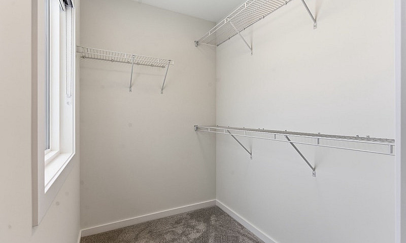 3 Bdrm, 2.5 Bath, Fl...