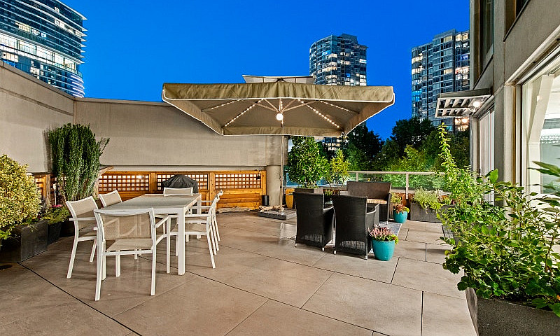 3 Beds 2 Baths Beaut...