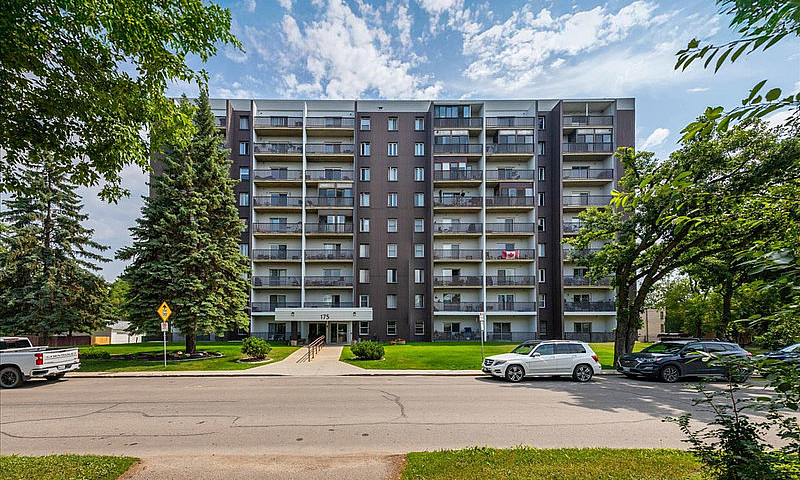 Gorgeous St Vital 2-...