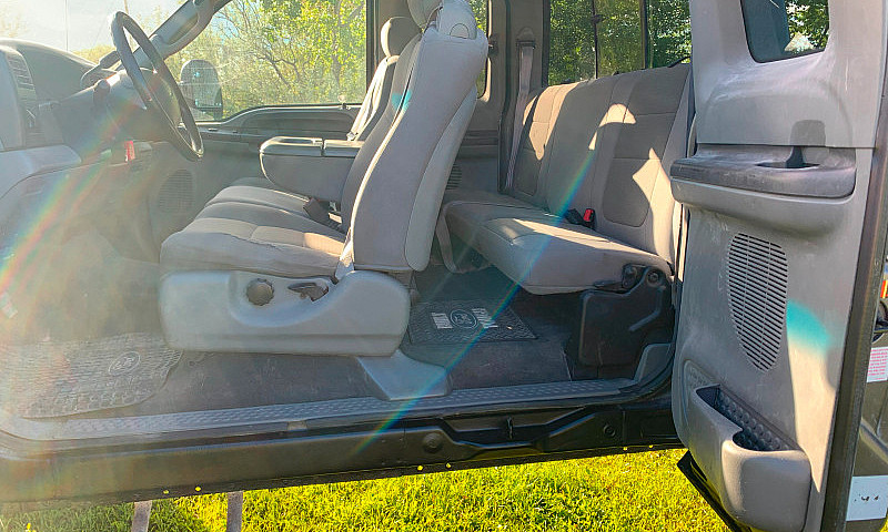 2004 Ford F250 Super...
