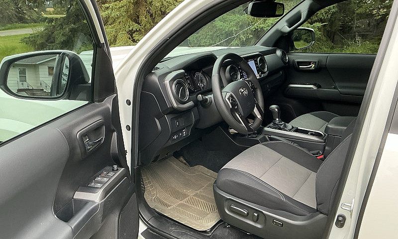 Toyota Tacoma ...