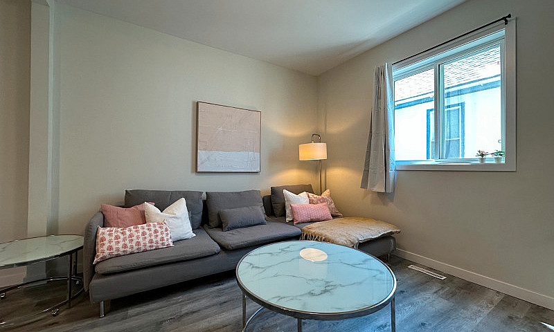 Fully Furnished 3 Be...
