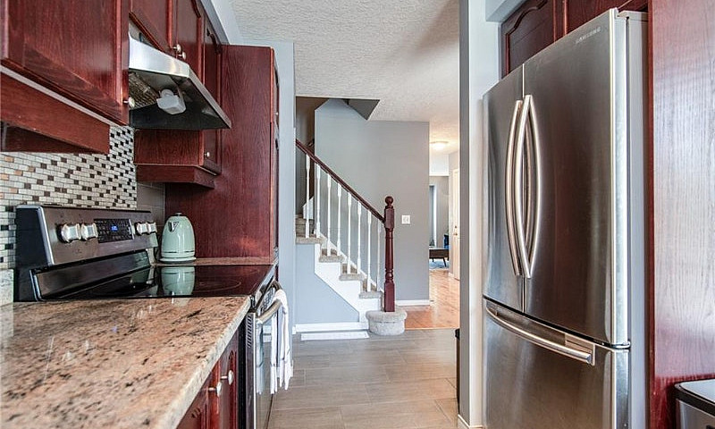 Spacious 1500 Sqft T...