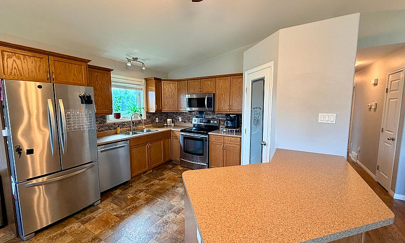4 Bed | 2 Bath | Fam...