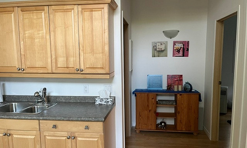 Loni Beach Cottage F...