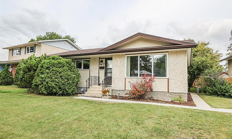**3.5 Beds 2 Baths P...