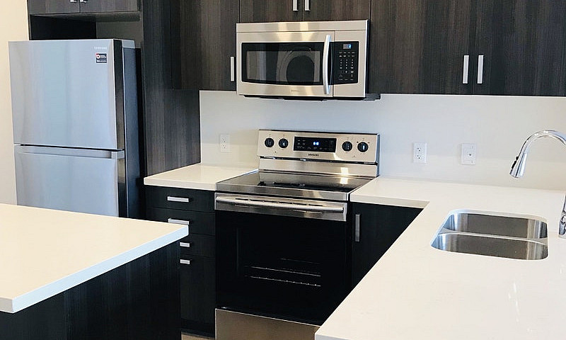 Modern 2-Bedroom Lux...