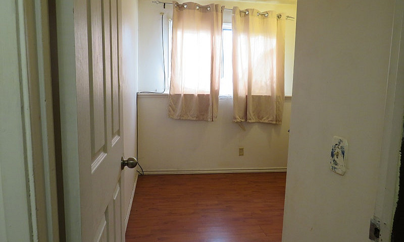 2 Bedrooms House For...