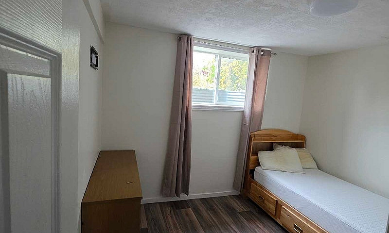 Room For Rent...
