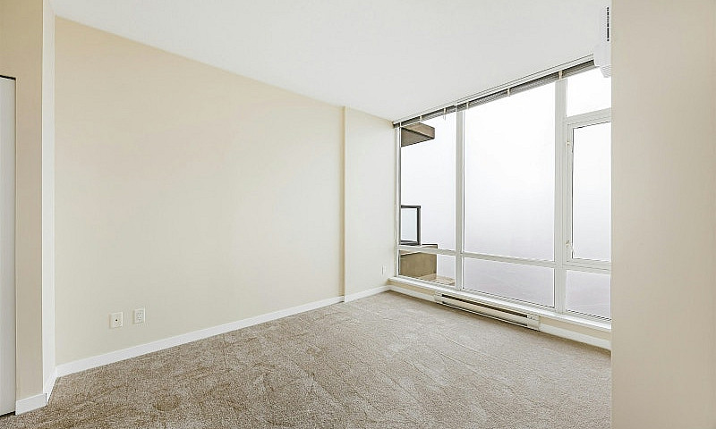 Spacious 2 Bed 2 Bat...