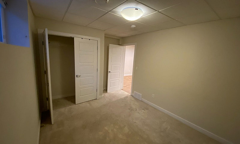 Basement Suite (Sepa...