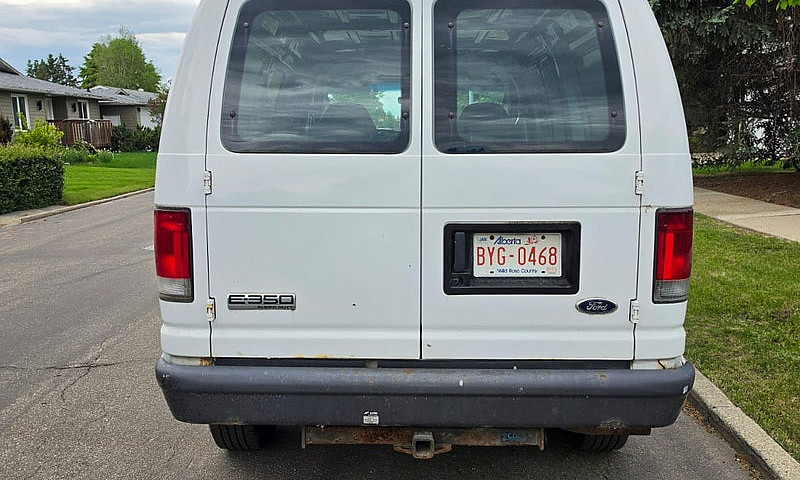 Ford E-350...
