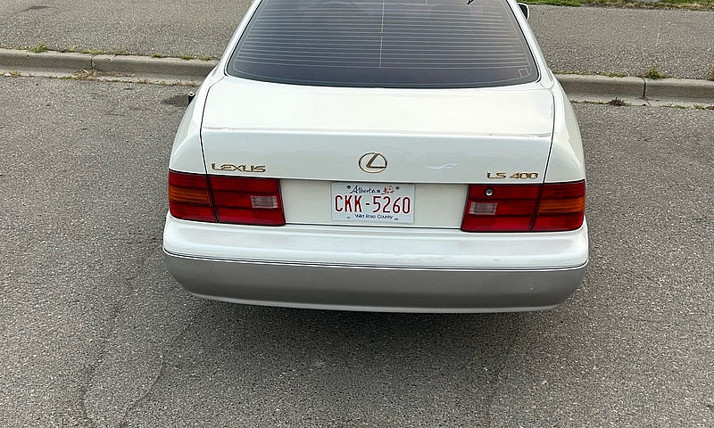 Lexus Ls 400...