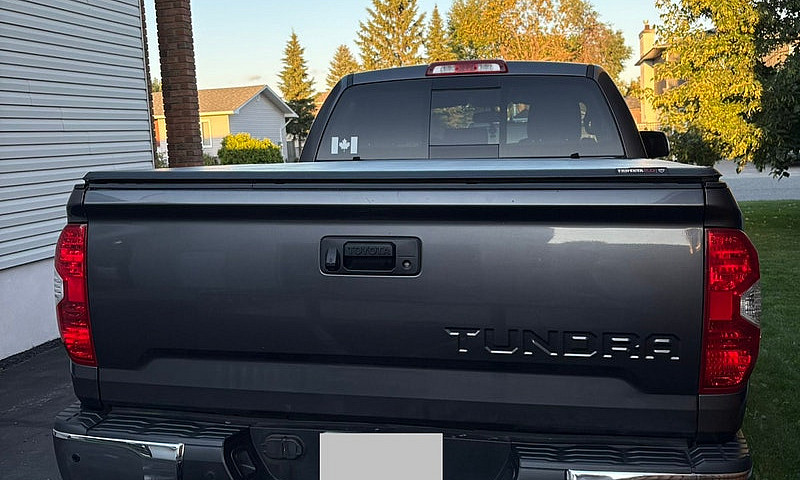 2016 Toyota Tundra *...