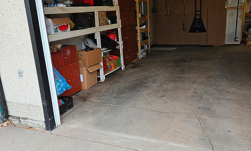 2 Bed Basement With ...