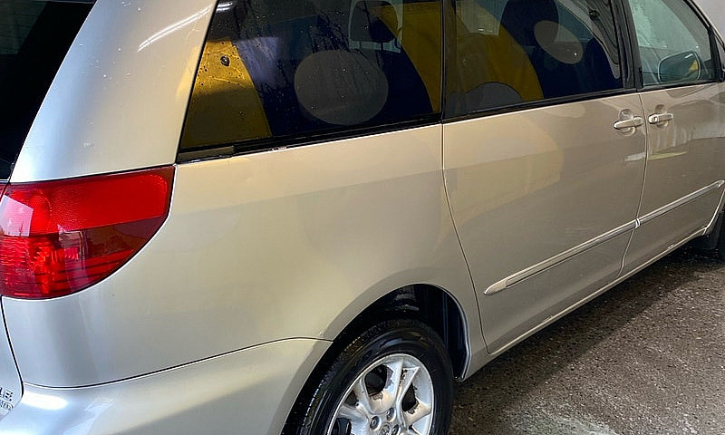 2005 Toyota Sienna A...