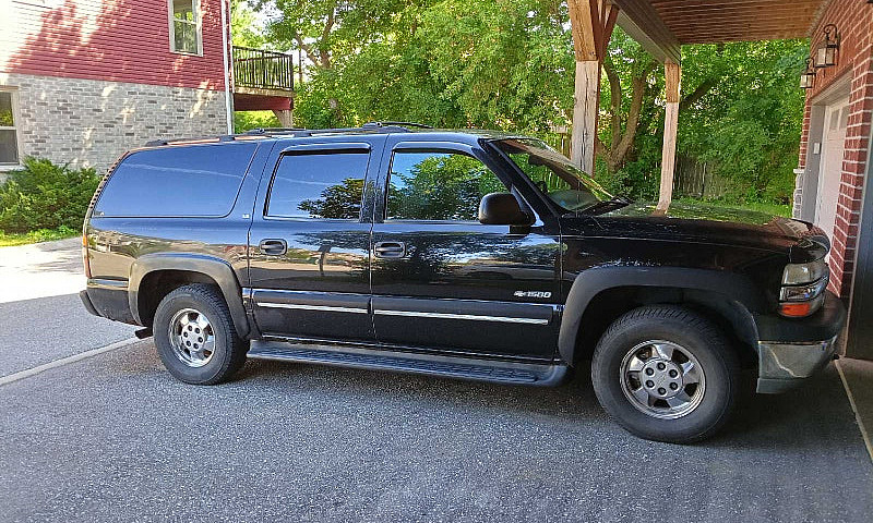 Chevrolet Suburban 4...