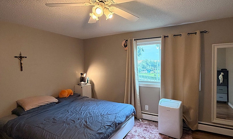  Fully Furnished 1-B...