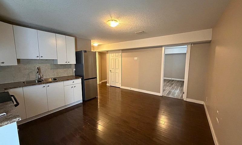 Spacious 2 Bedroom B...