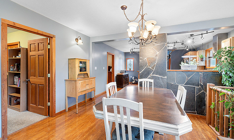 Spacious Updated Hom...