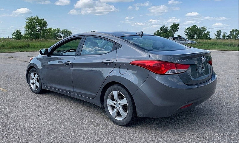 Hyundai Elantra 2013...