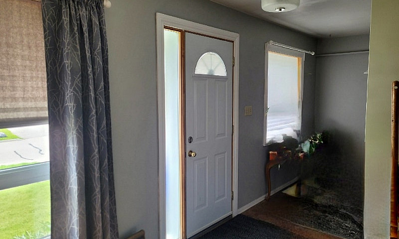 3Bdrm. Large Main Fl...