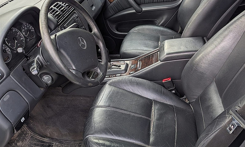 2005 Mercedes Benz M...