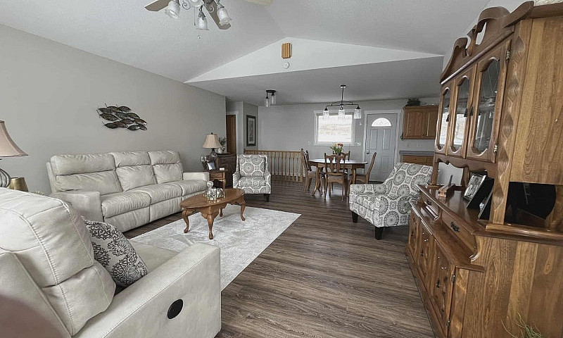 Lac Pelletier Home F...