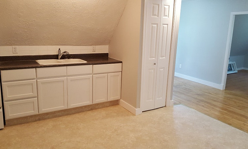 Top Floor In Triplex...