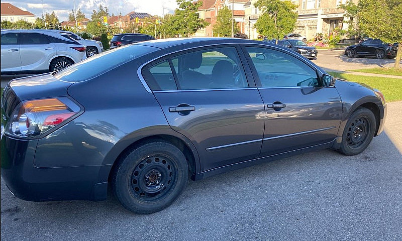 2010 Nissan Altima 2...