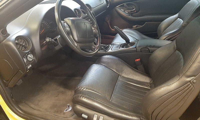2002 Pontiac Firebir...