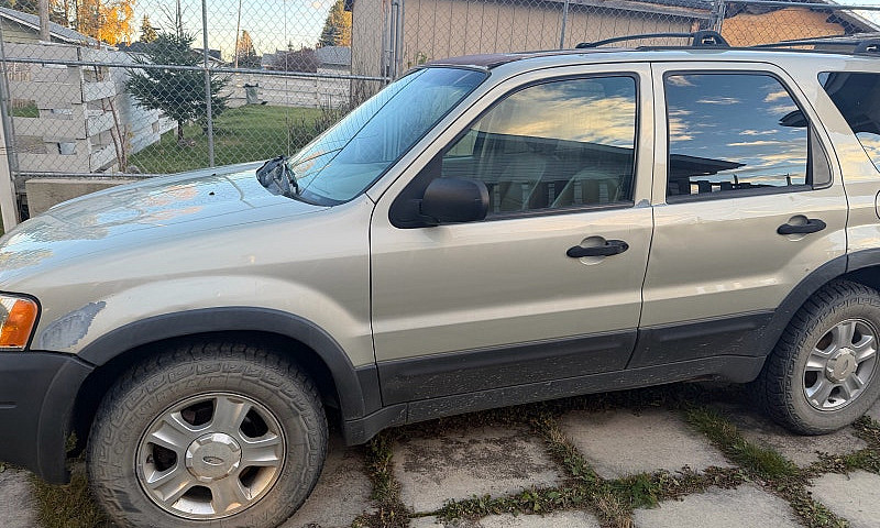 2003 Ford Escape...