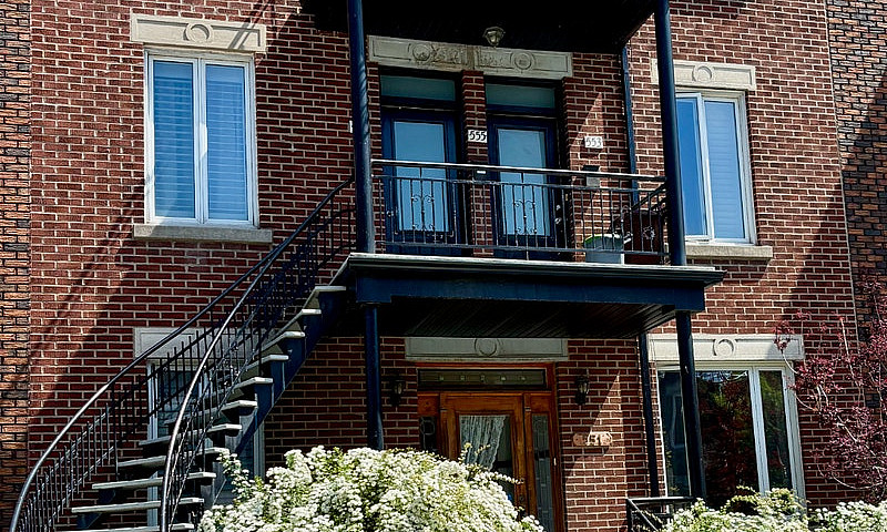 8 1/2  Hochelaga...