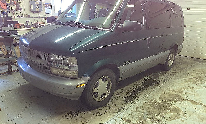 1998 Chevy Astro Van...