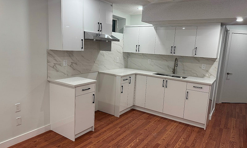 Great Location New B...