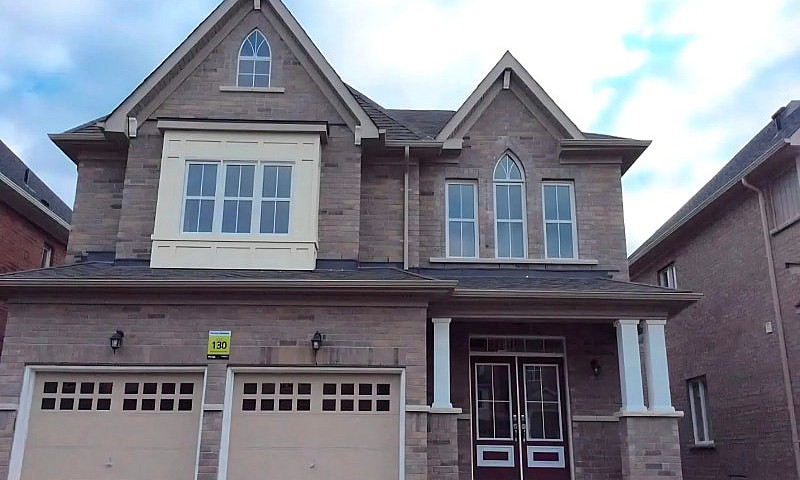 Detached House For R...