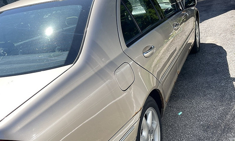 Mercedes Benz C320 4...