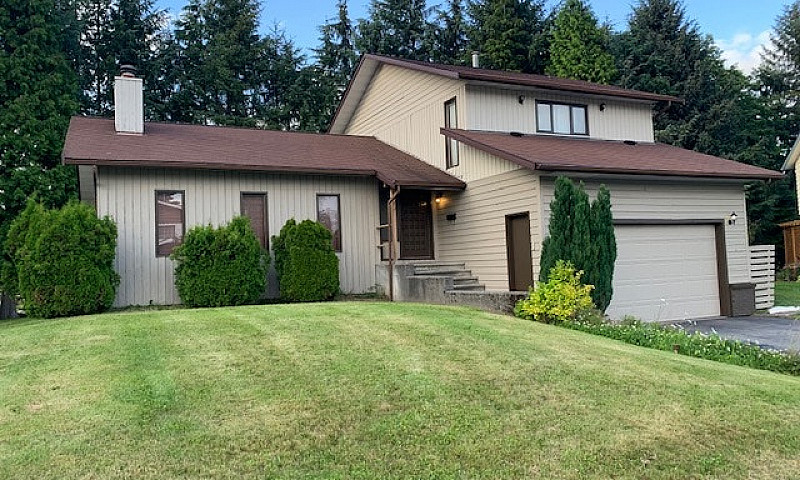Spacious 6 Bedrooms ...