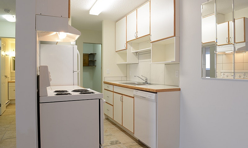 Salmon Arm- 1 & 2 Bd...