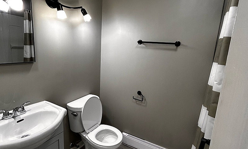 1 Bedroom 1 Bathroom...