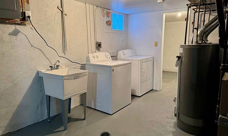 1 Bedroom 1 Bath Bas...