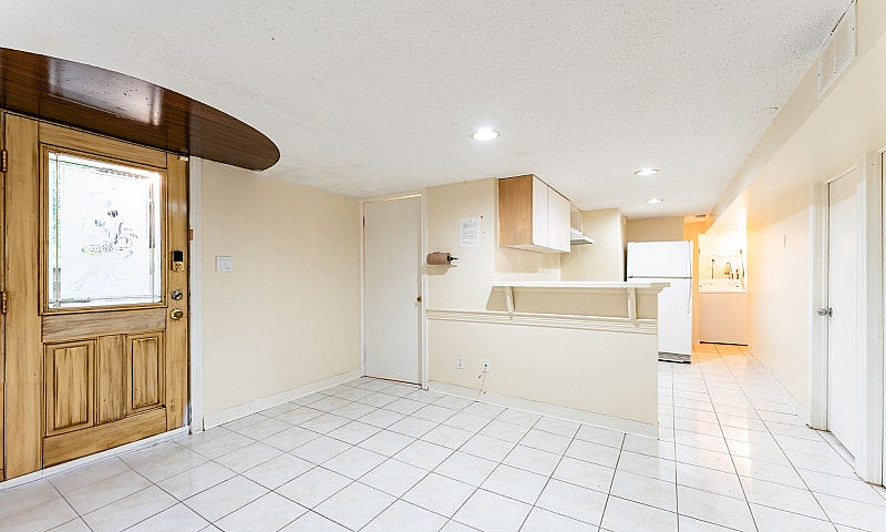4-Bed Basement @Yong...